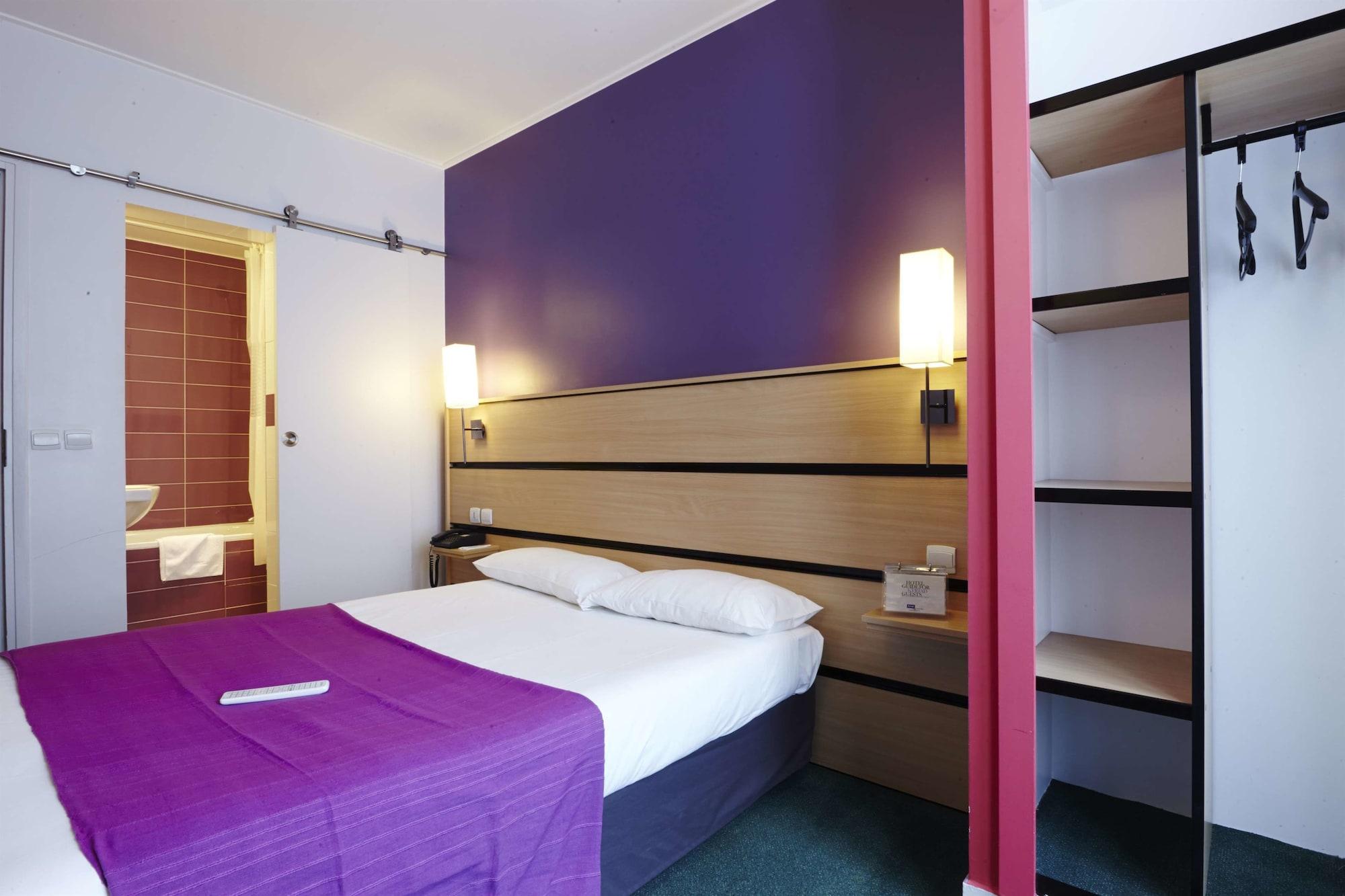 โอเตล กีริอาด กานาล แซ็ง มาร์แต็ง เรพิวบลิก Hotel ปารีส ภายนอก รูปภาพ