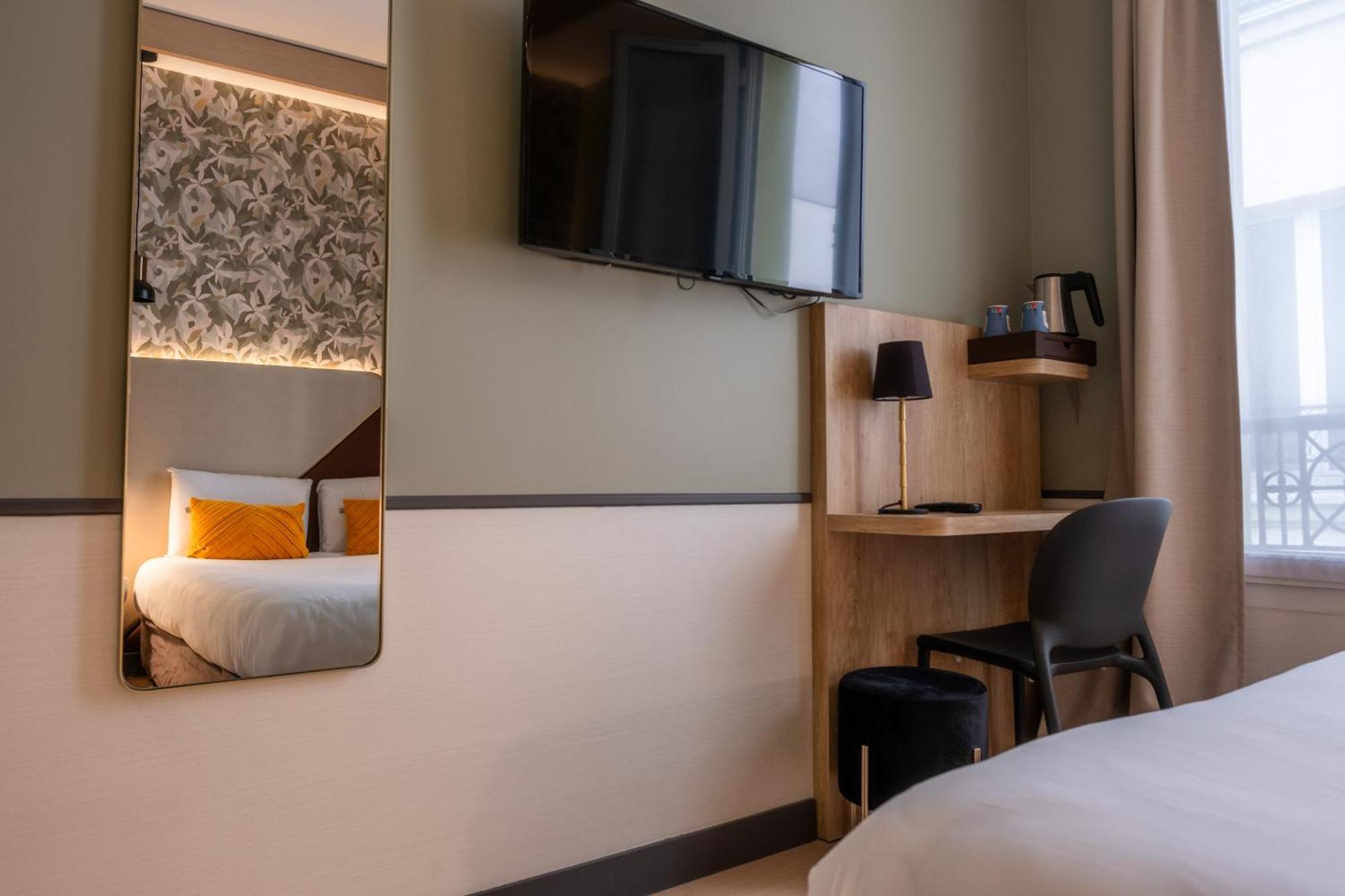 โอเตล กีริอาด กานาล แซ็ง มาร์แต็ง เรพิวบลิก Hotel ปารีส ภายนอก รูปภาพ