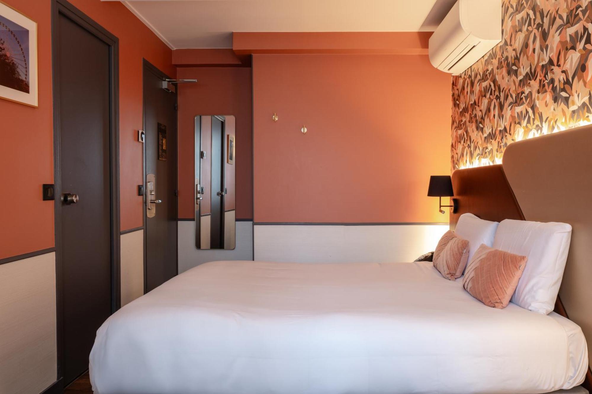 โอเตล กีริอาด กานาล แซ็ง มาร์แต็ง เรพิวบลิก Hotel ปารีส ภายนอก รูปภาพ